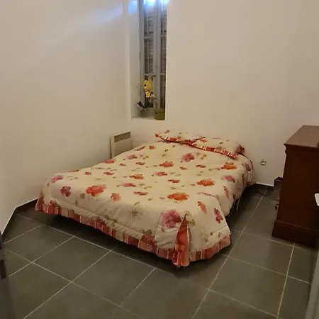T3, 65 M2, La Seyne Sur Mer,300M Du Port, Terrasse Et Petite Cour, 2 Chambres Et Salon Exterior foto