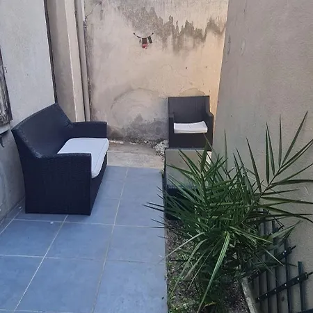 T3, 65 M2, La Seyne Sur Mer,300M Du Port, Terrasse Et Petite Cour, 2 Chambres Et Salon Exterior foto