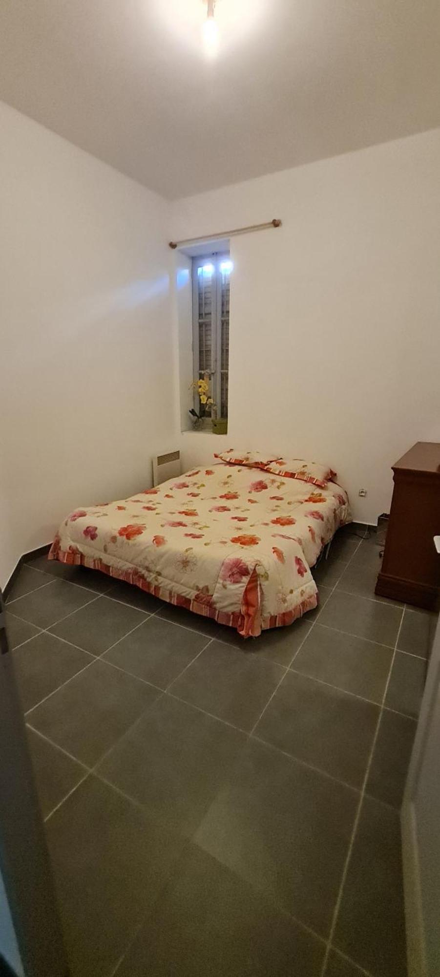 Apartment T3, 65 M2, Sur Mer,300m Du Port, Terrasse Et Petite Cour, 2 Et Salon